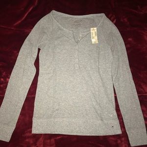 American Eagle long sleeve. NWT. Medium